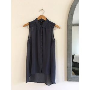 H&M Gray Sleeveless Button Down